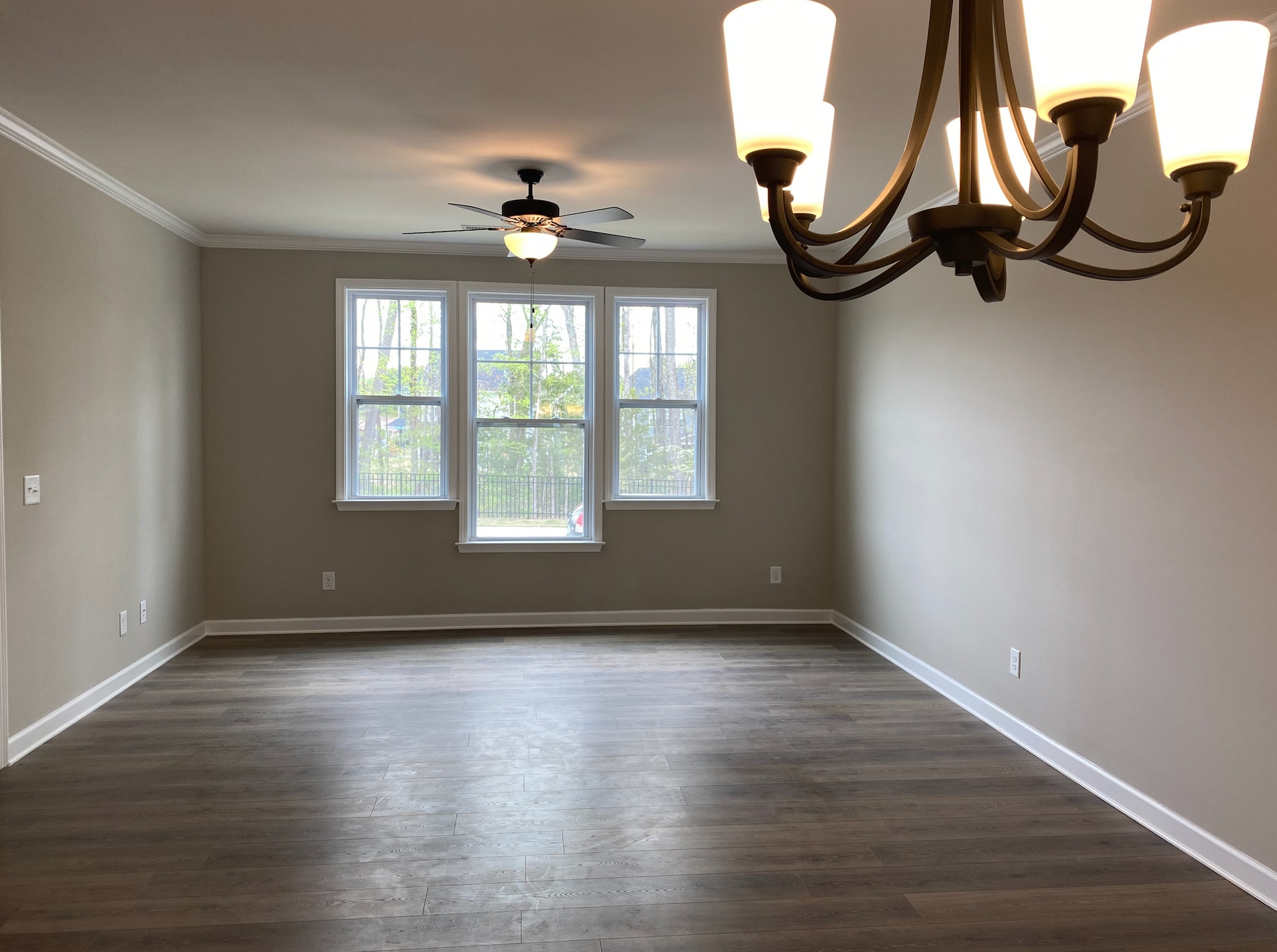 Living room - 729 Carraway Garden Dr