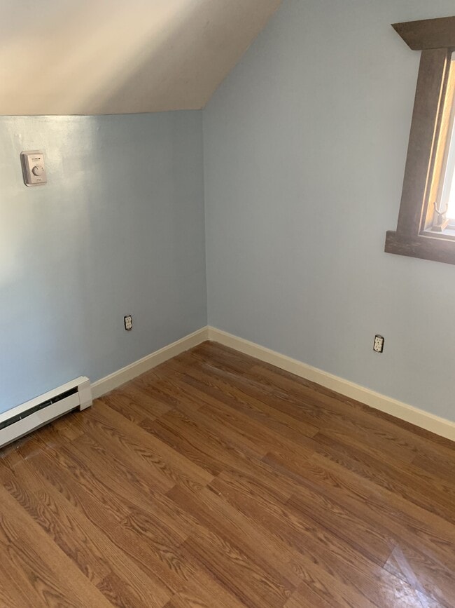 Building Photo - 855 Mann Hill Rd