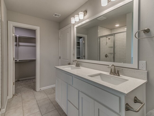 Building Photo - Beautiful New Home!