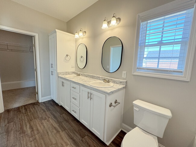 Building Photo - 312 Old Rockdale