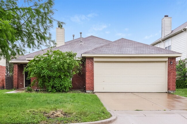 Building Photo - 4701 Palm Ridge Dr