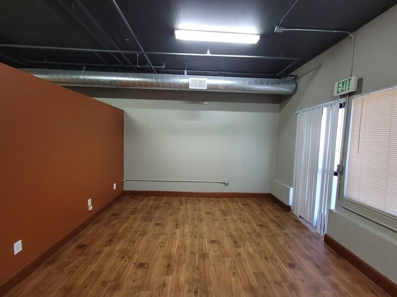 Building Photo - 123 NE 172nd Ave
