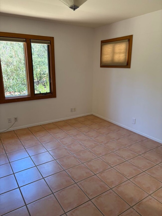 Building Photo - Unfurnished, 1-Year Long-Term Rental
