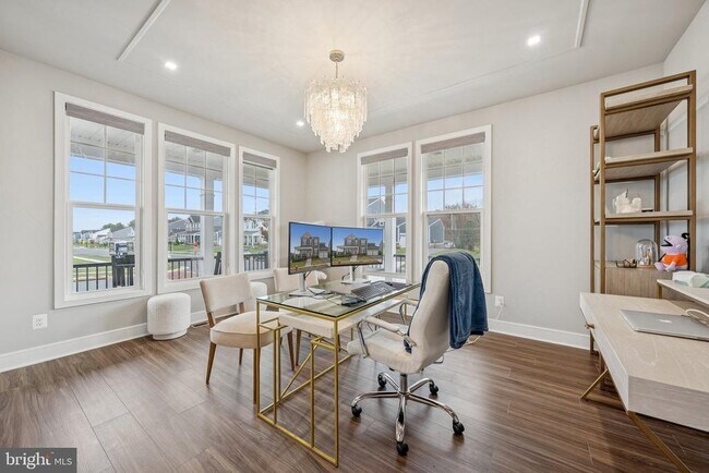 Building Photo - 101 Milvian Wy SE