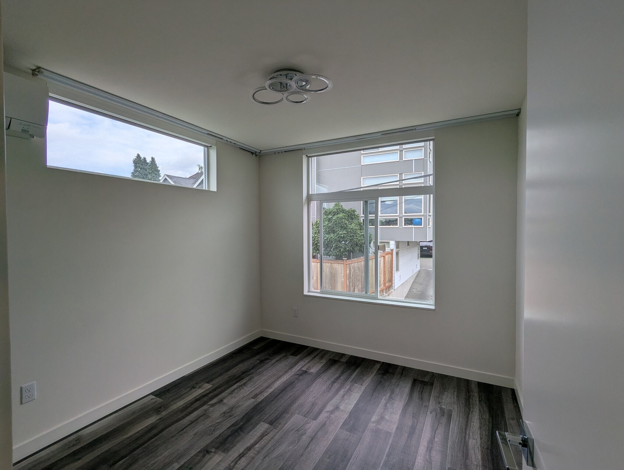 Building Photo - 33 W Etruria St
