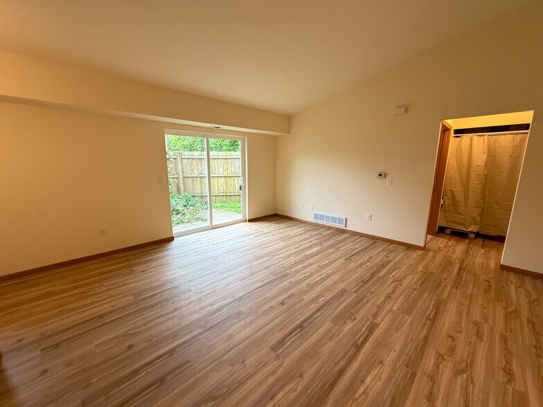 Building Photo - 5022 Paulson Ct