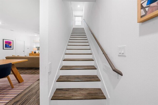 Building Photo - 5924 S Congress Ave