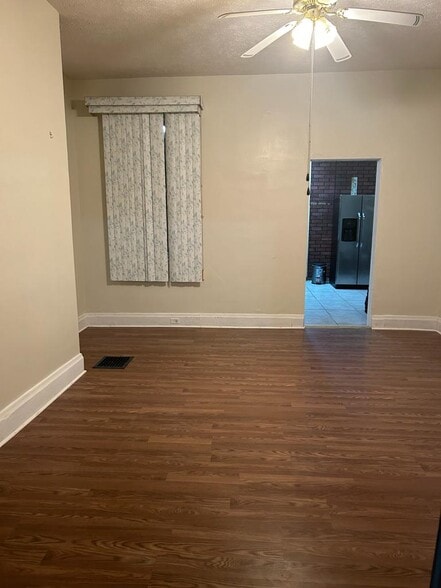 Building Photo - 152 W Warrington Ave