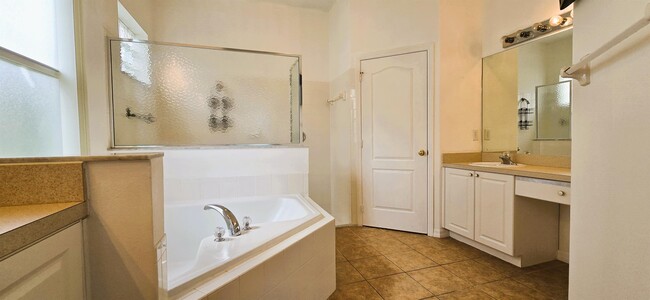 Building Photo - 1058 Tuscan Hills Blvd