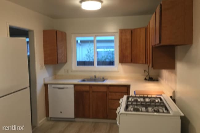 Building Photo - 3 br, 1 bath House - 1722 Townsend Ave