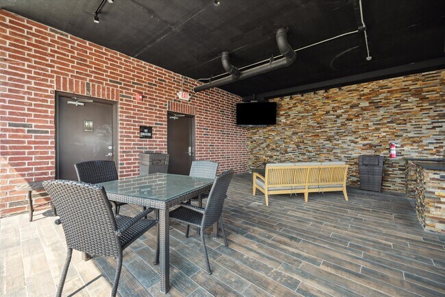 Building Photo - 1111 Studewood St