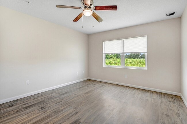 Building Photo - Charming 2 bedroom blending style and functionality