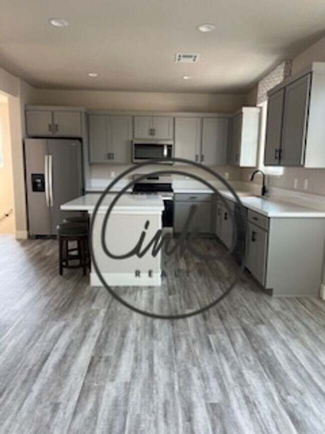 Building Photo - New Townhouses in Gardnerville