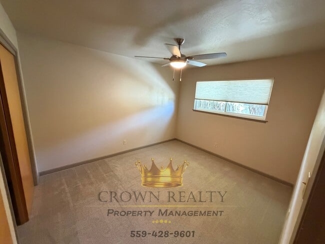 Building Photo - 233 E Lois Ave