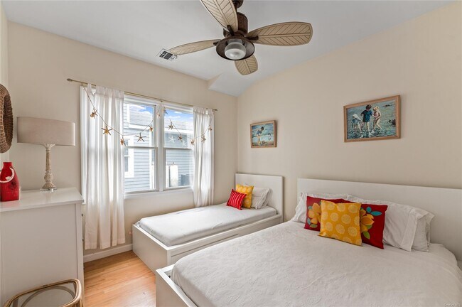 Building Photo - 22 Bungalow Ln