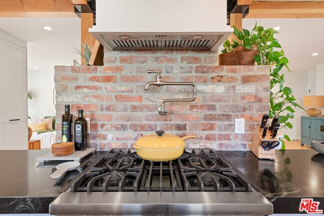 Building Photo - 11314 Homedale St