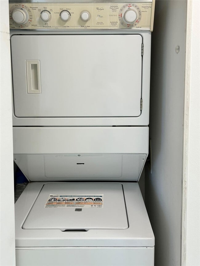 Building Photo - 9511 Weldon Cir