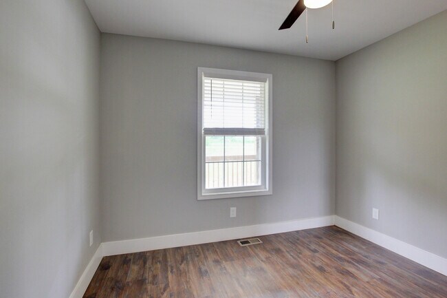 Building Photo - 5821 Highland Lick Rd