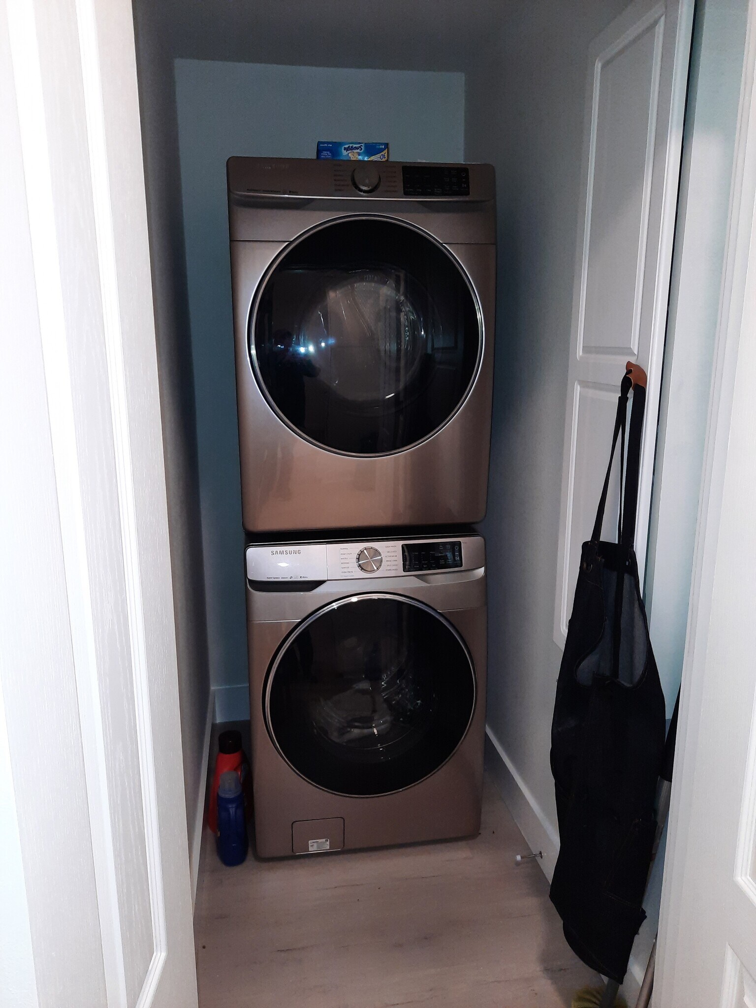 Building Photo - 1735 Woodridge Dr