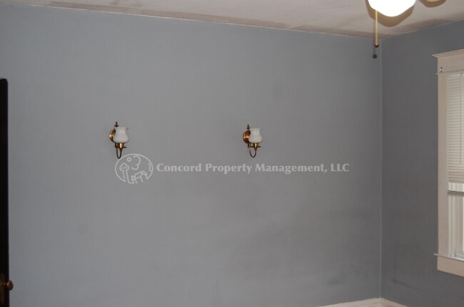 Building Photo - 3029 Oakcrest Ave