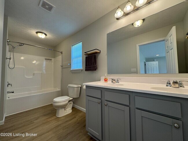 Building Photo - 25 Mandan Ct