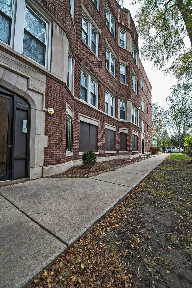 Building Photo - 7914-16 S Kingston Ave Chicago, IL 60617