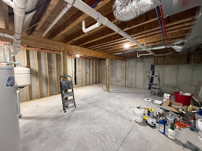 Building Photo - 4BR Basement Home