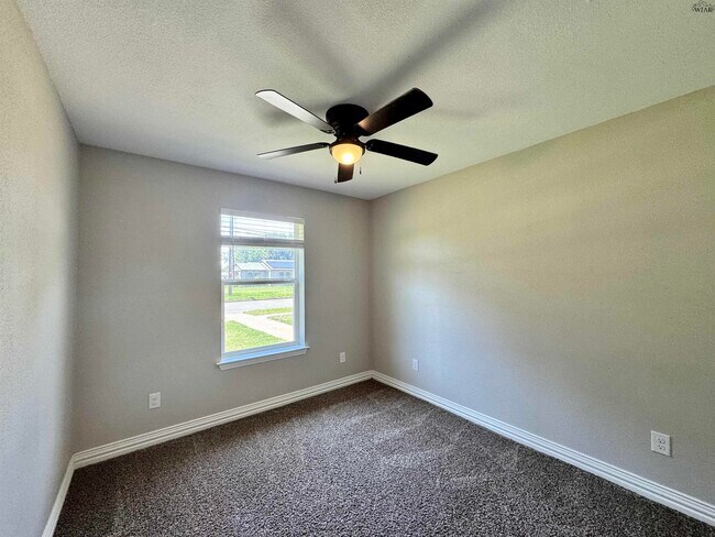 Building Photo - 3208 Northwest Dr