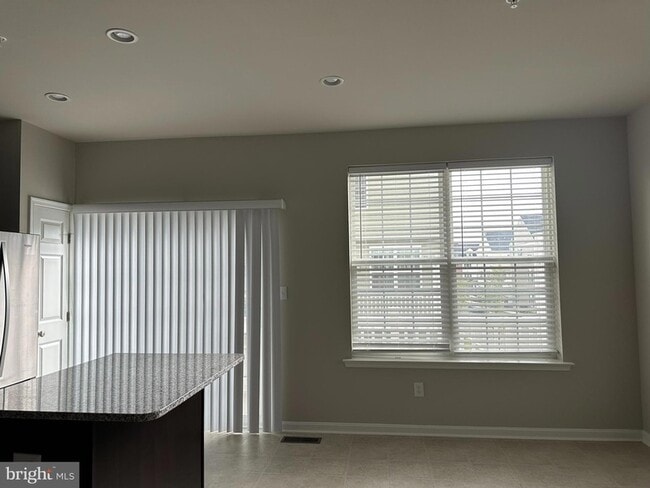 Building Photo - 707 McComb Pl