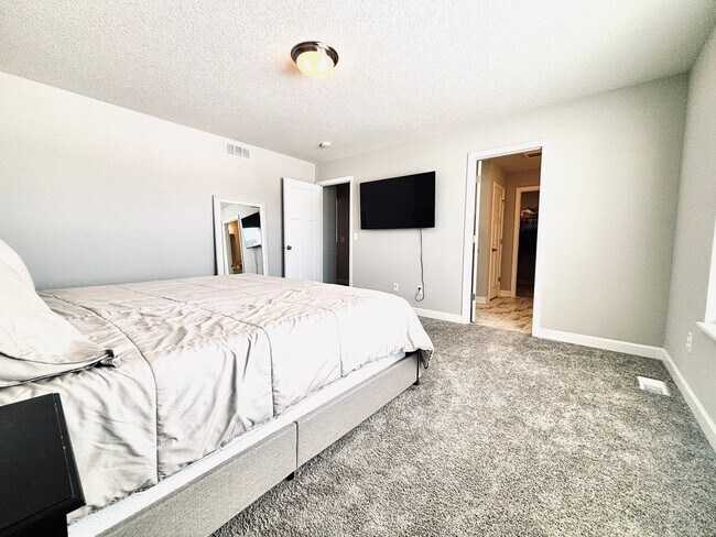 Building Photo - Beautiful and Spacious 4 Bedroom Home / New Construction!