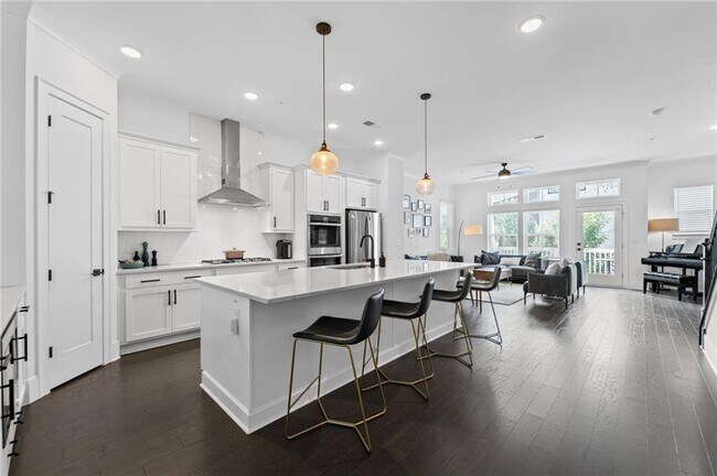 Building Photo - 518 Hargrove Ln