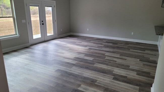 Building Photo - FULLY FURNISHED DUPLEX! 3BED 2BATH! ~ AVAL...