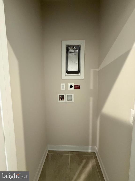 Building Photo - 4929 DUNHAVEN Dr