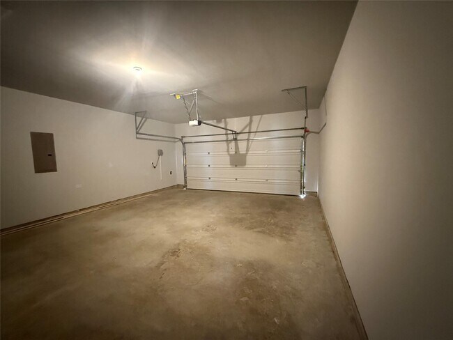 Building Photo - 5814 Aurora Grns Ln