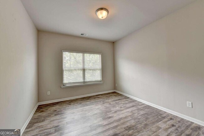 Building Photo - 648 Georgia Way