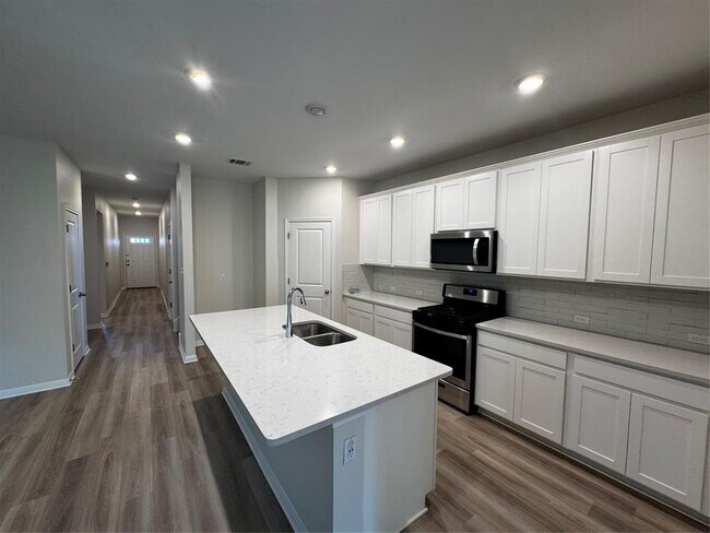 Building Photo - 905 Copper Frond Way