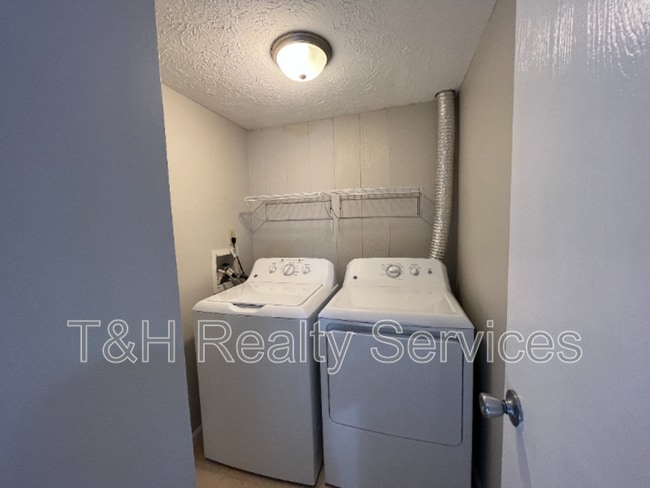 Building Photo - 5155 Brouse Ct