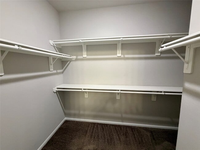 Building Photo - 18665 Legend Oaks Dr