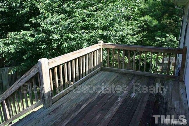 Building Photo - 124 Oak Hill Loop