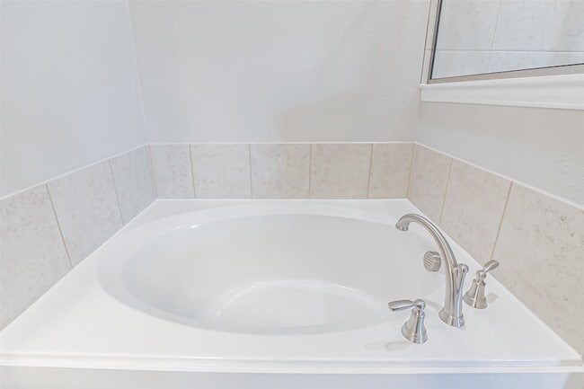 Building Photo - 422 Oleander Dr