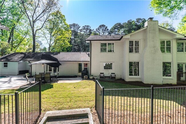 Building Photo - 4115 Glen Devon Dr NW