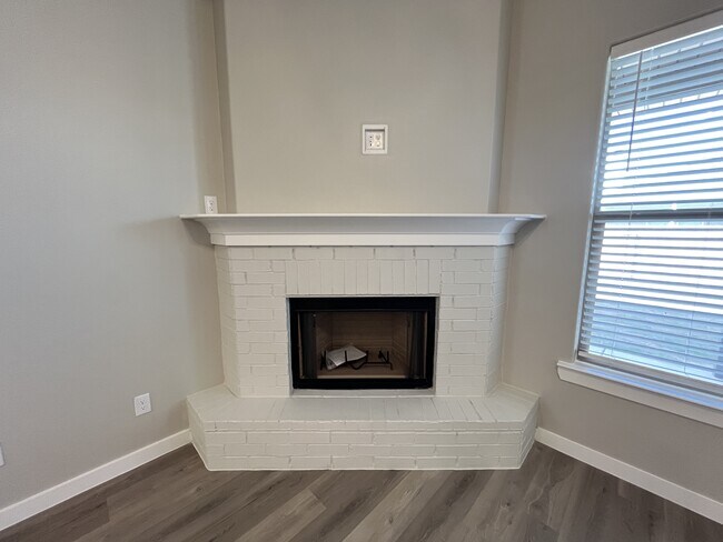 Building Photo - 3611 Urbana Pl