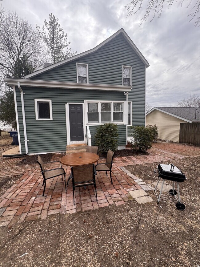 Building Photo - 6559 Hoffman Ave