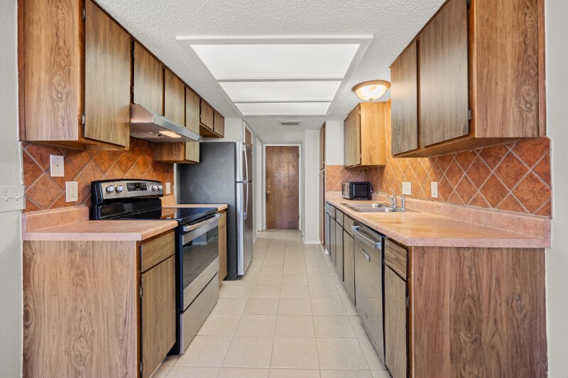 Building Photo - 9024 Sawtooth Ln