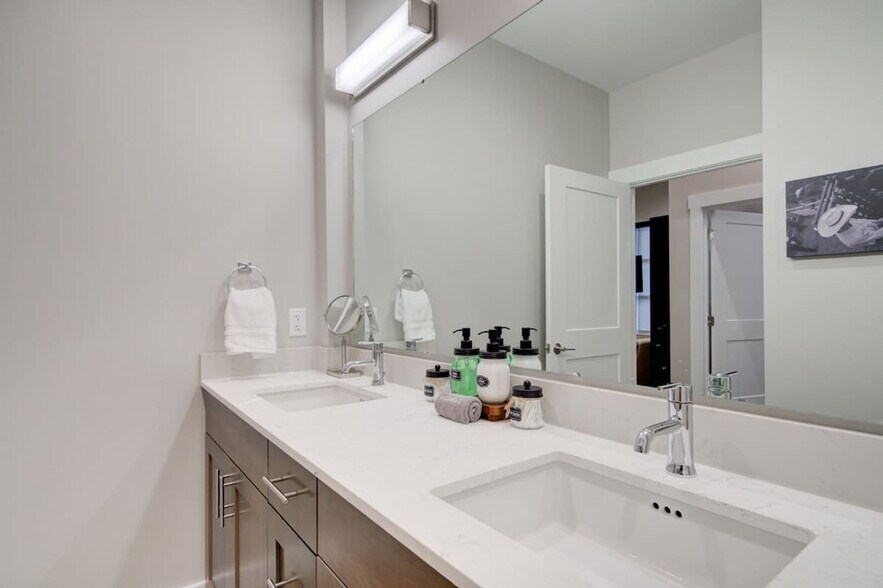 Building Photo - 110 W Beall St