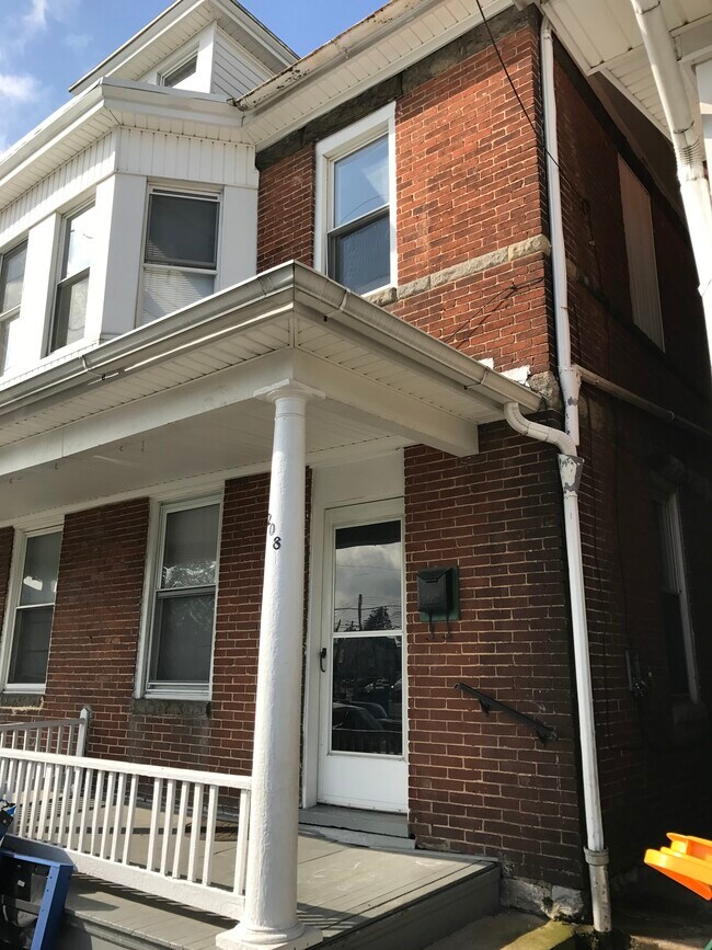 Primary Photo - 206 W 3rd St