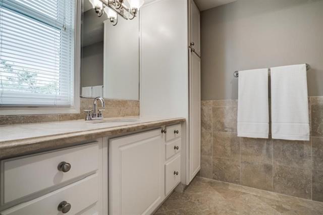 Building Photo - 7736 Meadow Rd