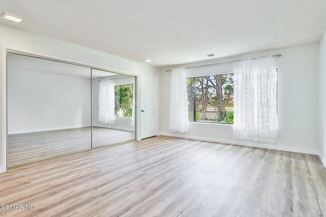 Building Photo - 4082 Avenida Verano