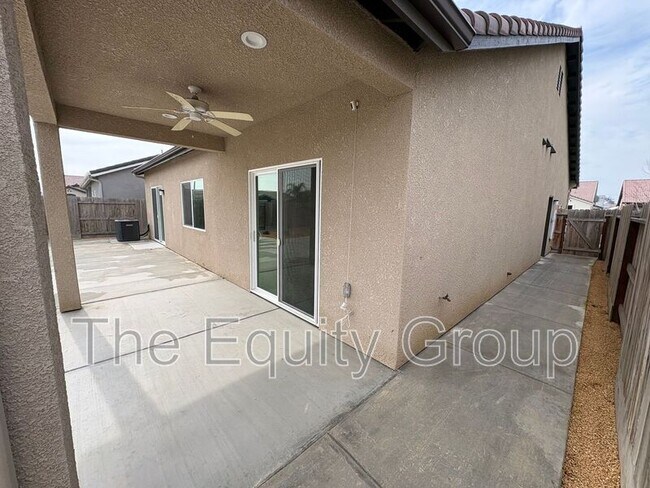 Building Photo - 2234 S Oakhurst Ct