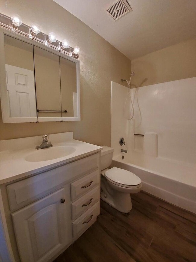 Building Photo - 5513 W Folley St